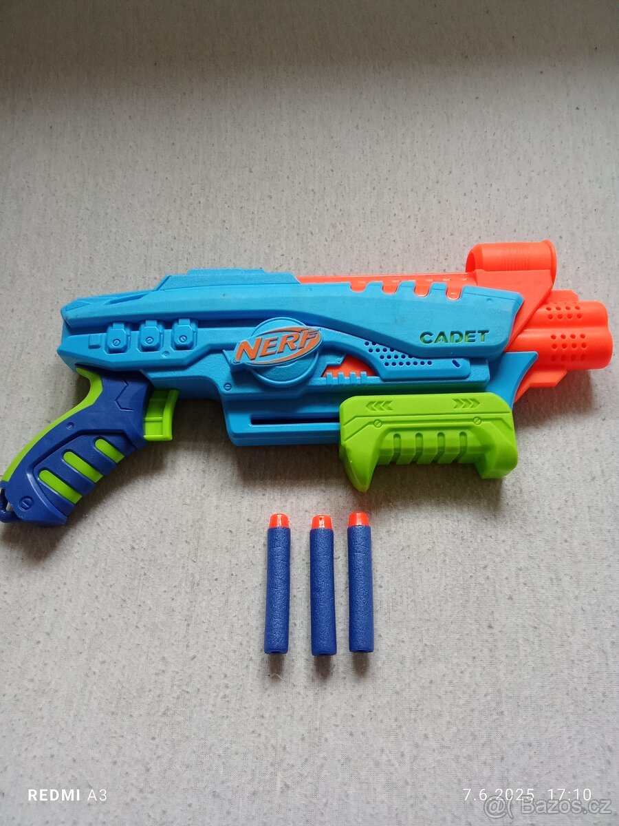 Nerf pistol