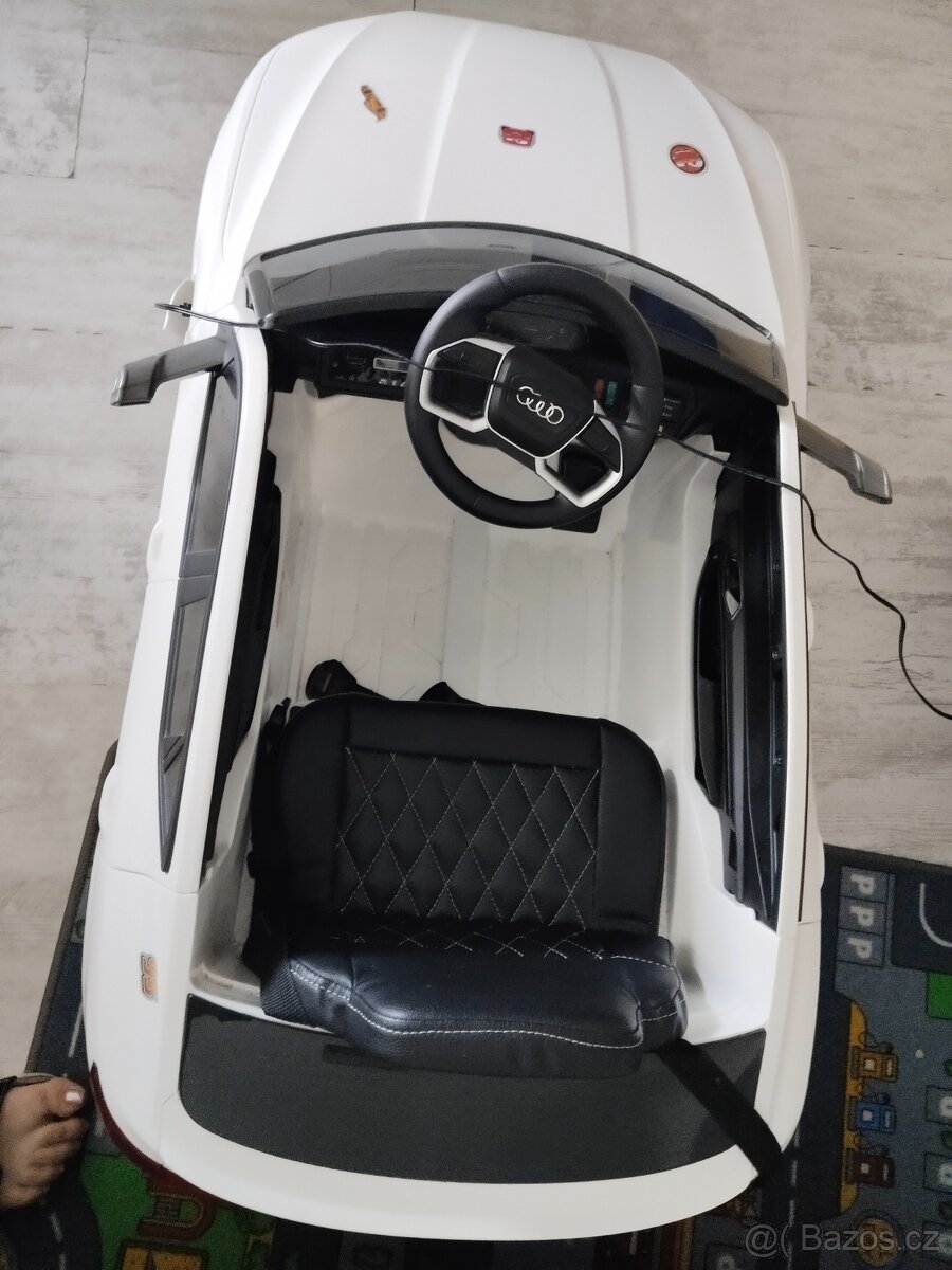 Dětské elektronické auto Audi