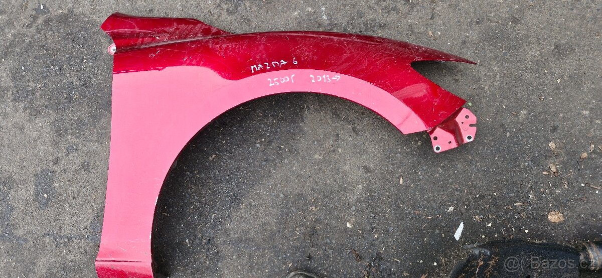 Pravy predni blatnik mazda 6