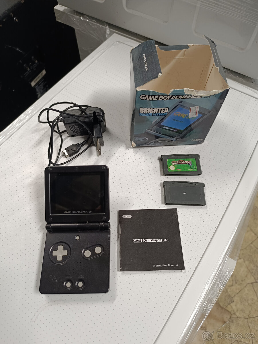 Malá konzole Nintendo GameBoy Advance SP