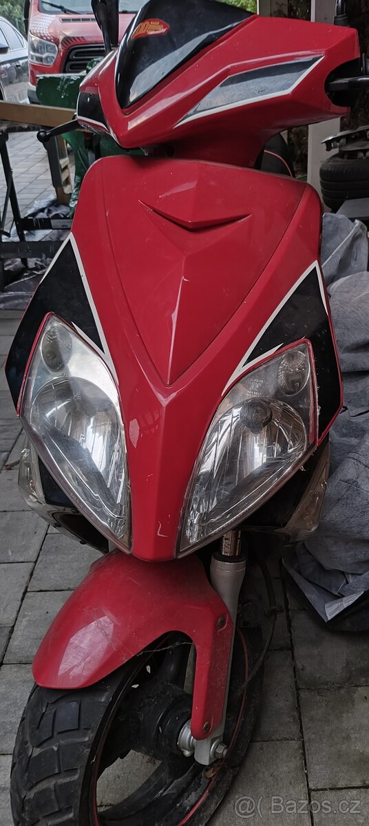 Prodám skútr Motororro 125 ccm/ 6kW