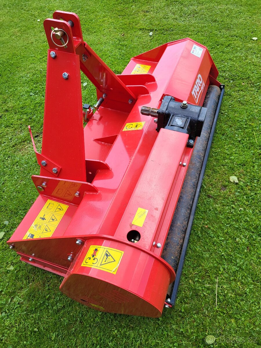 Prodám zánovní mulčovač za traktor.