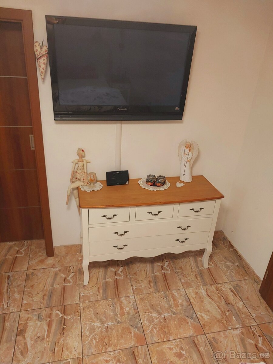 Komoda + 2 noční stolky
