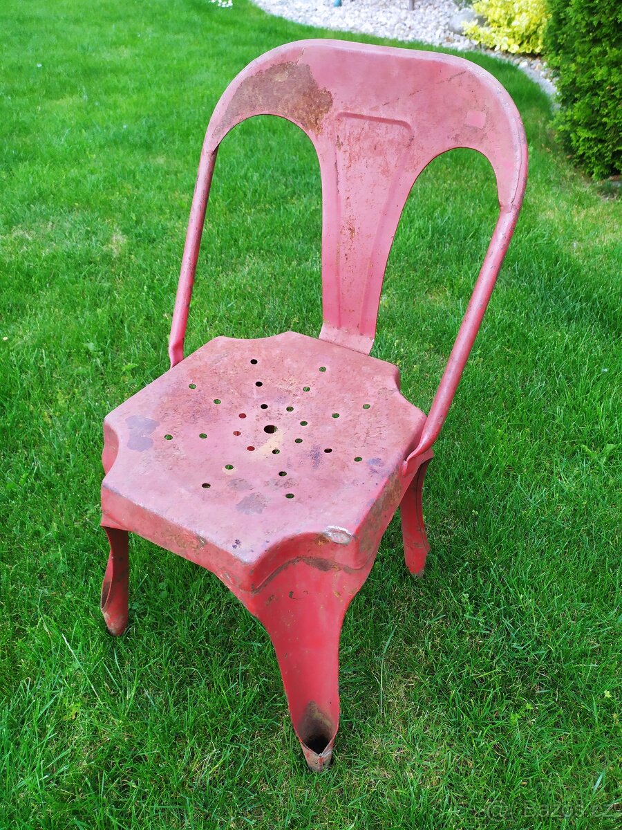 Dětská kovová židlička