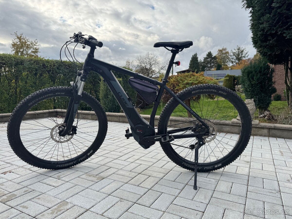 Prodám elektrokolo Cube reaktion hybrid