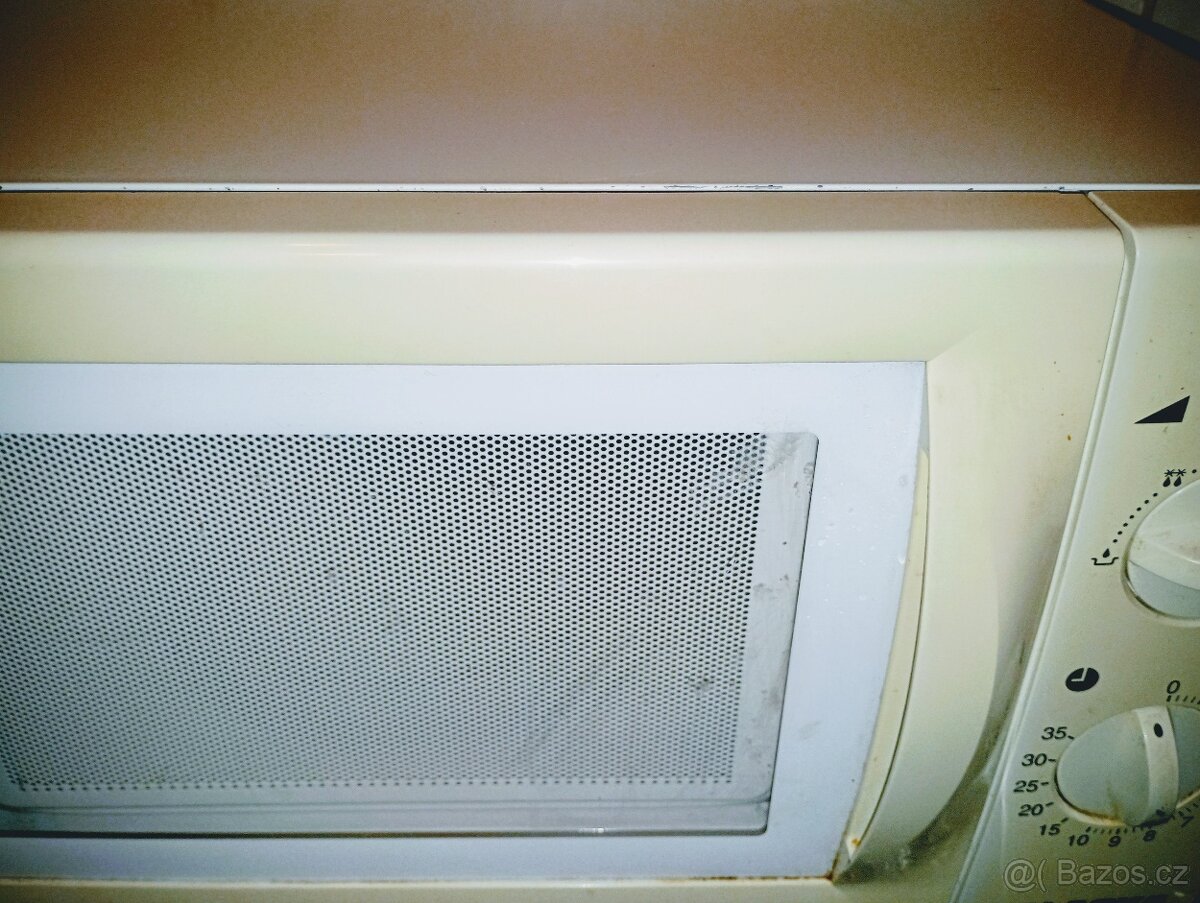 Mikrovlnka Alaska 800 Wattů