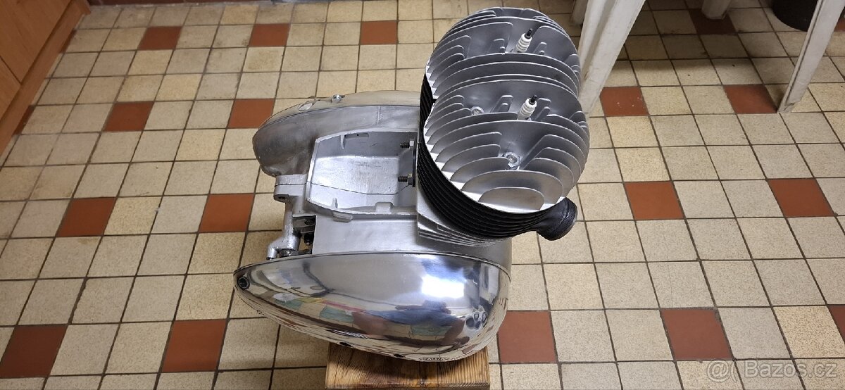 Jawa 350/354 kývačka motor