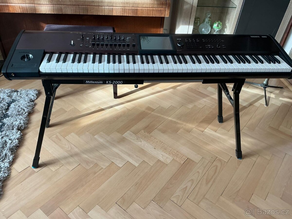 Korg Kronos LS – špičkový workstation, málo hraný (jen doma)