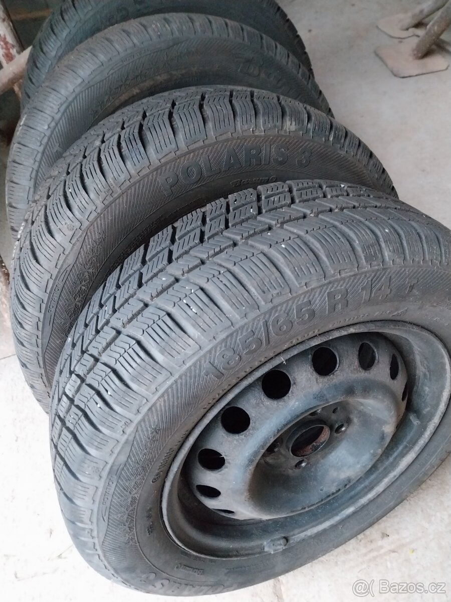 Zimní pneumatiky s disky Barum 185/65, R14.