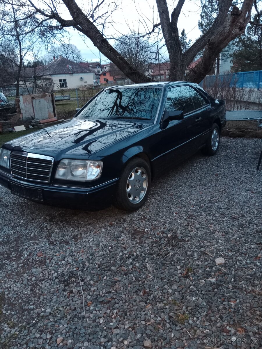Mercedes-Benz E220 w124 coupe
