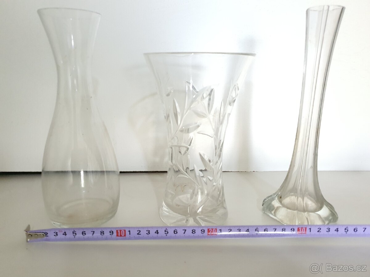 Skleněné vázy. Česká kvalita. Cena za vázu.