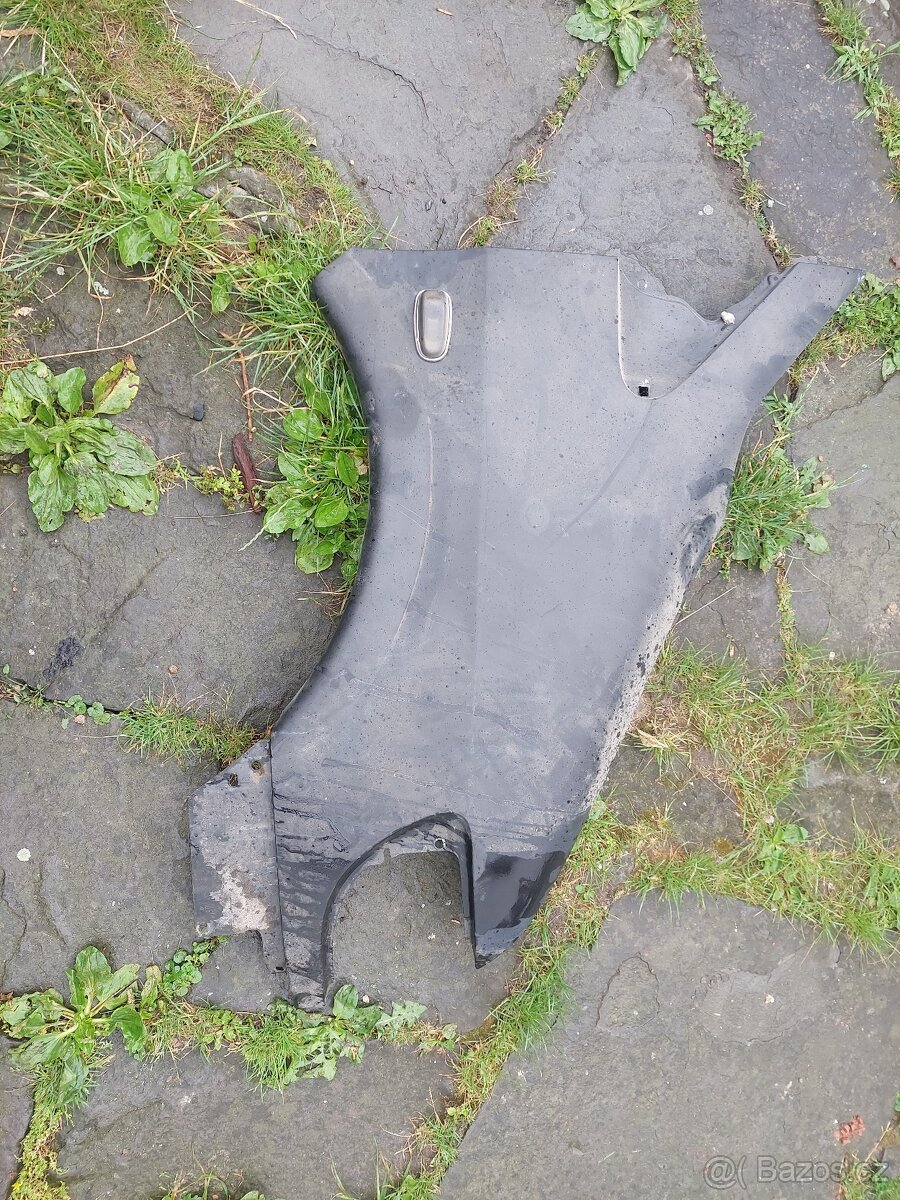 Vito W638 - Pravý blatník + nárazník + maska