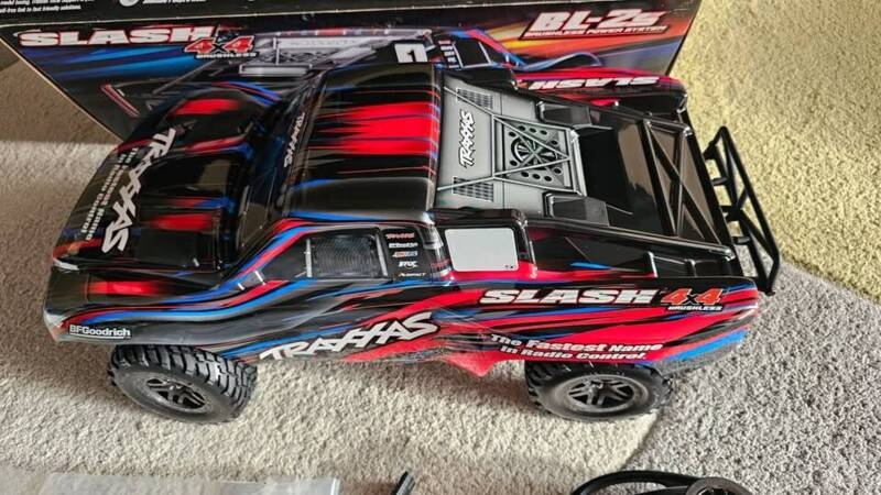 Traxxas Slash BL2S 4x4