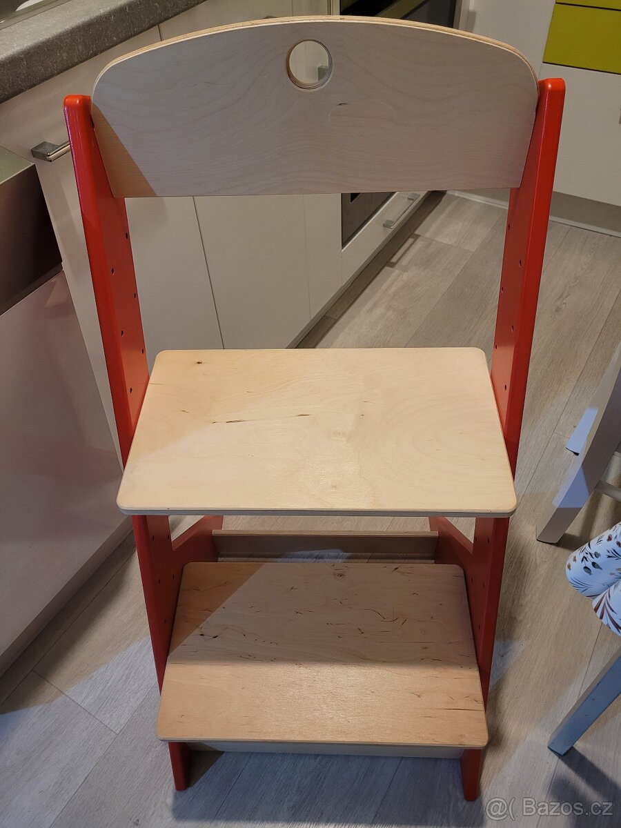 Dřevěná rostouci židle