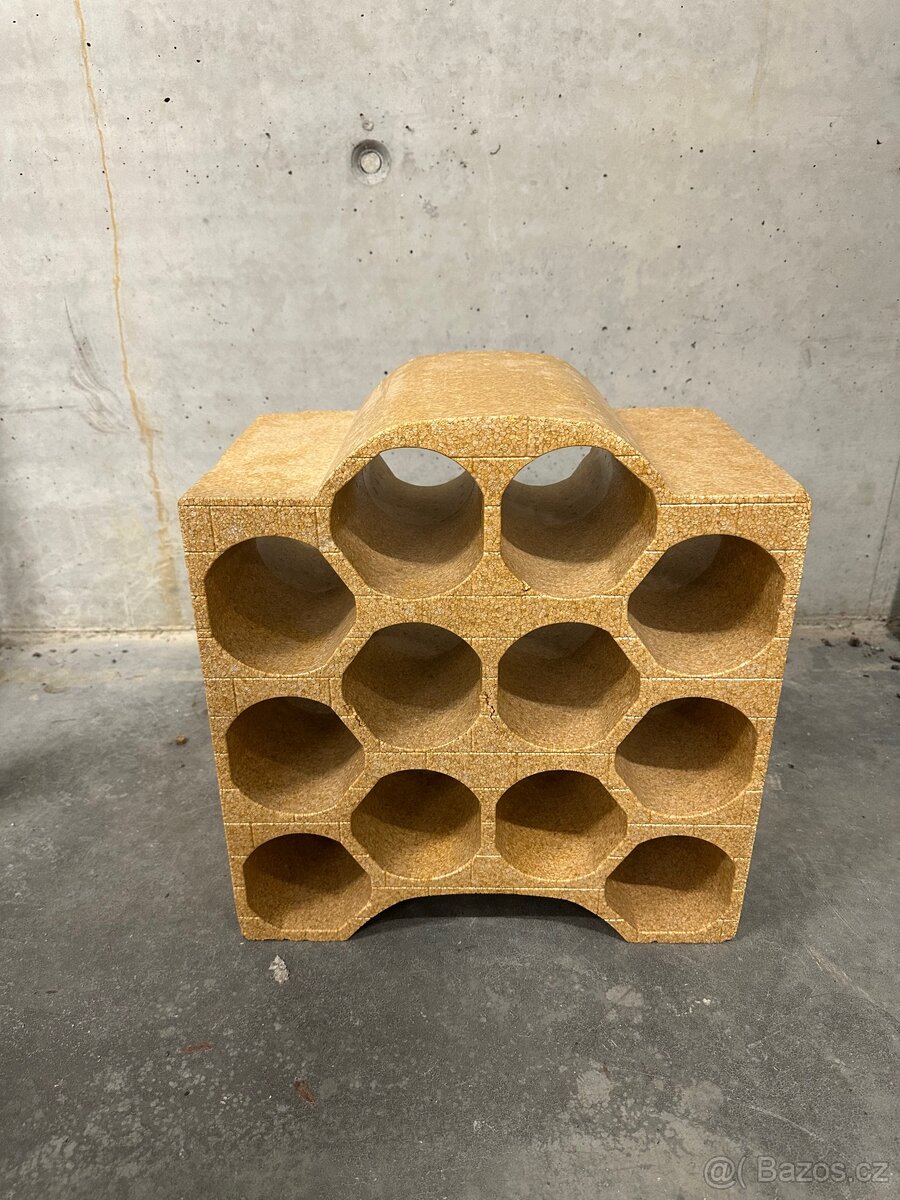 Stojan na víno – regál