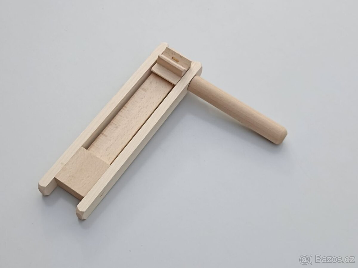 Velikonoční hrkač, řehtačka a klepač