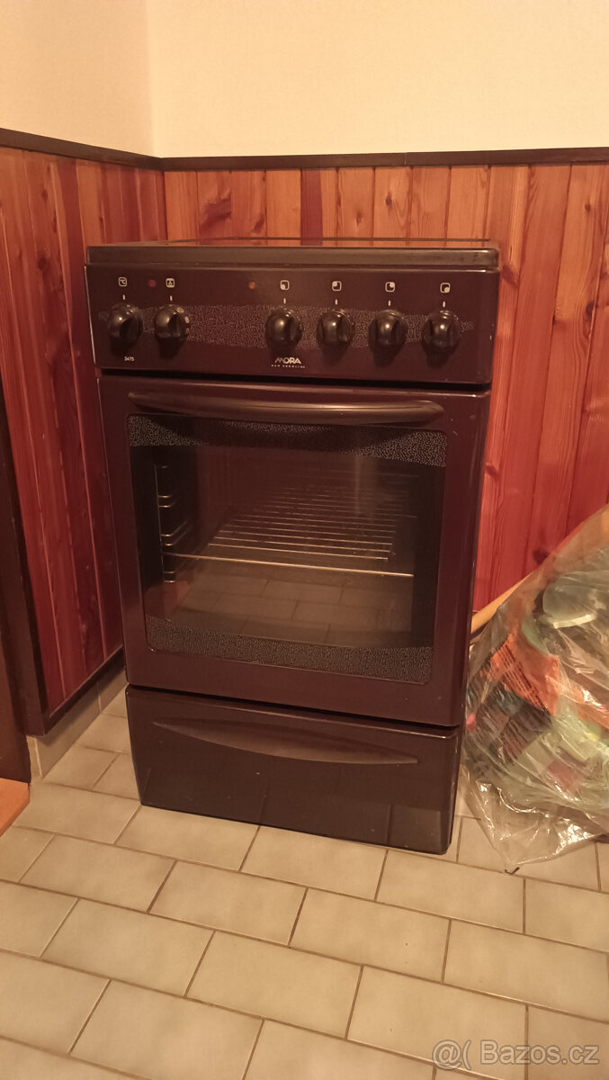 Elektrický sporák Mora (hnědý)