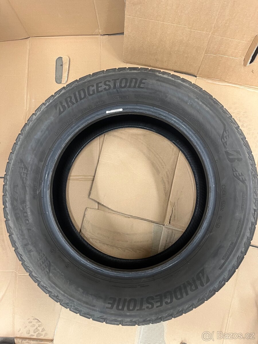 215/60R16 95V