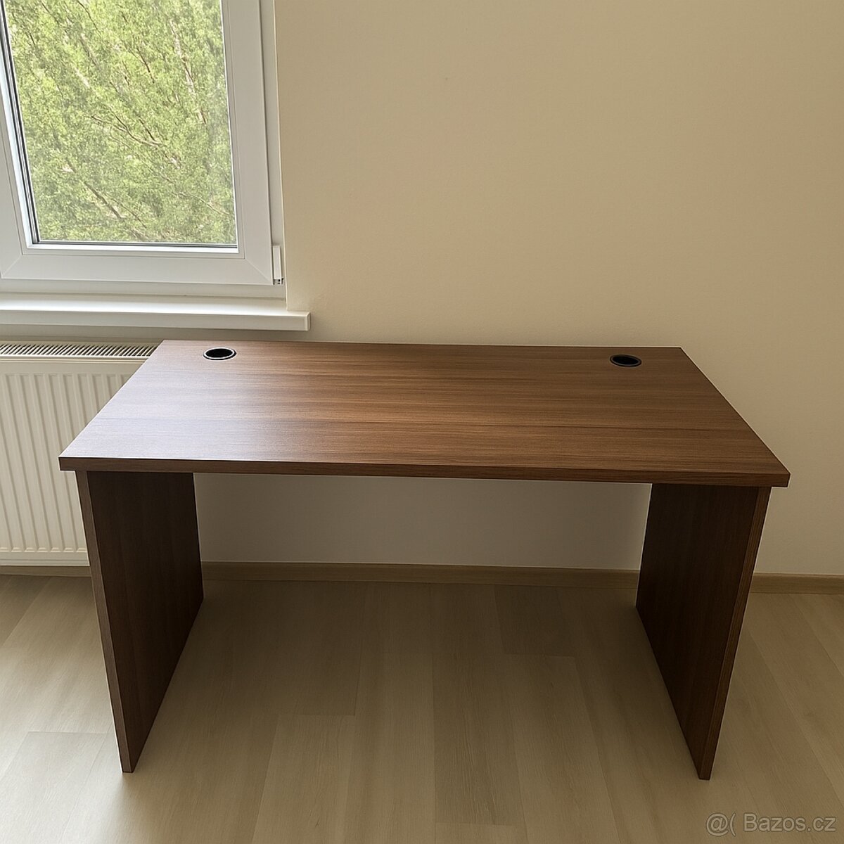 Kancelářský stůl