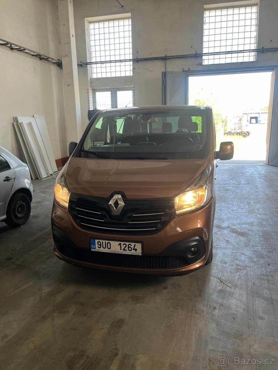 RENAULT TRAFIC