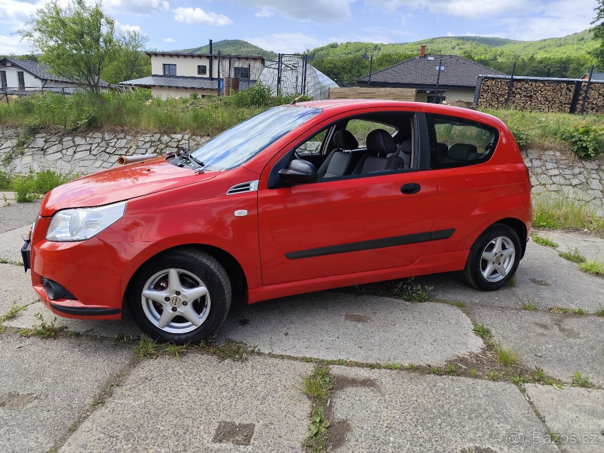 Chevrolet Aveo 2009, nové v ČR, nová STK, 1.2i, nové pneu