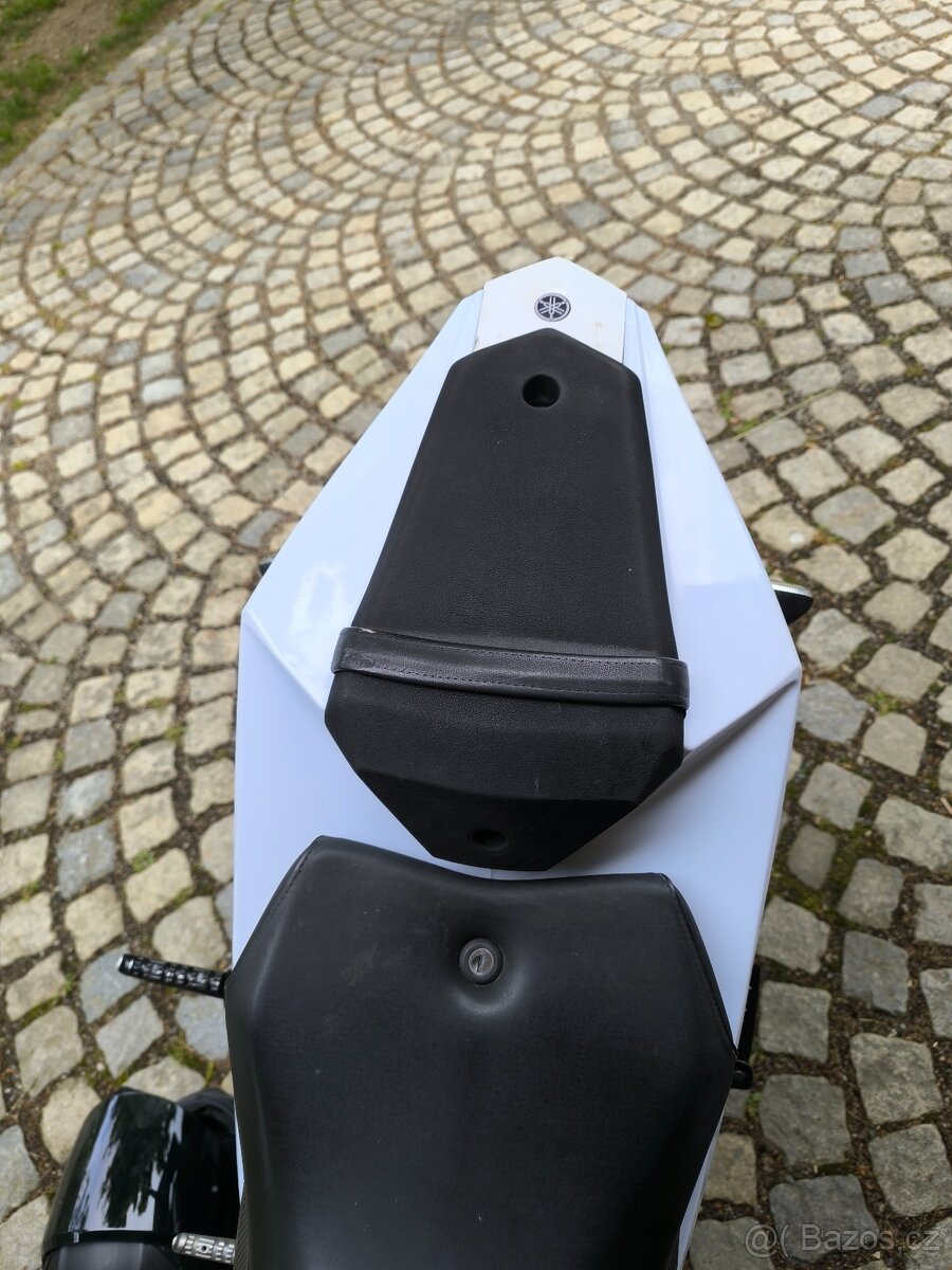 Prodám plasty zadní na yzf r125 2008-2014