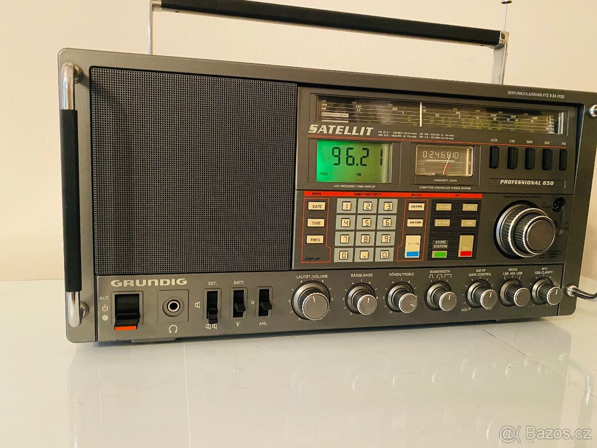World radio Grundig Satellit Profesional 650, rok 1986