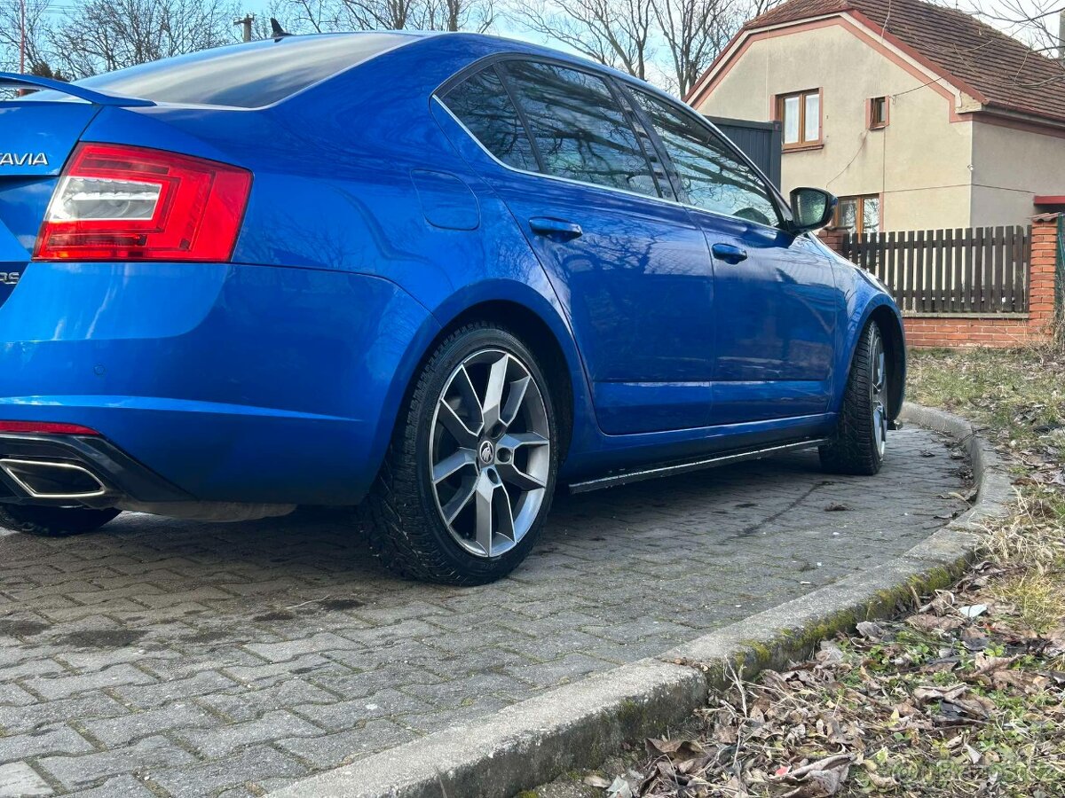Boční lišty pod prahy Octavia 3 4 RS apod