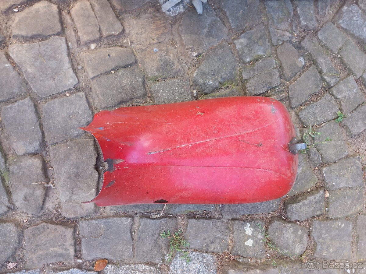 Horni kryt jawa pionyr pekny stav 300kc