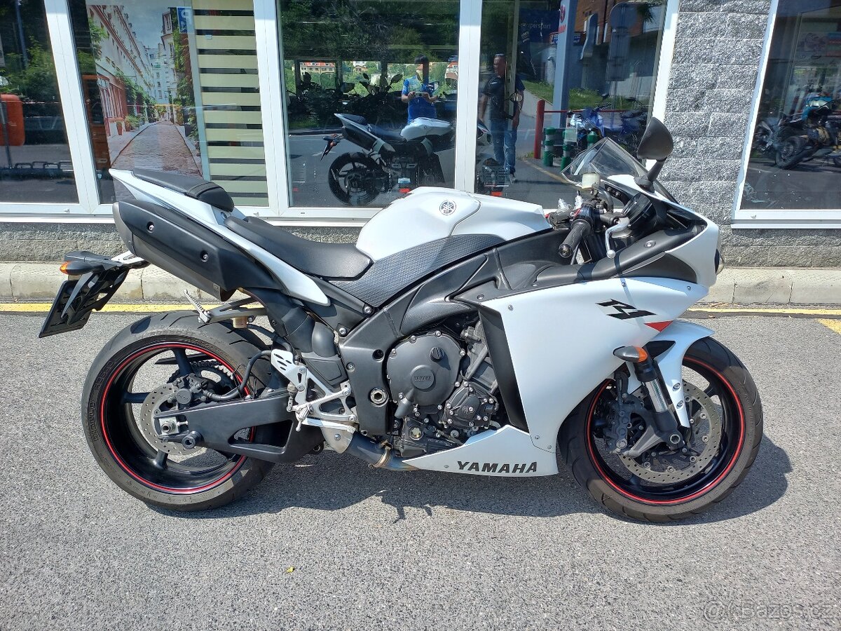 Yamaha R1 (2011/18200km)
