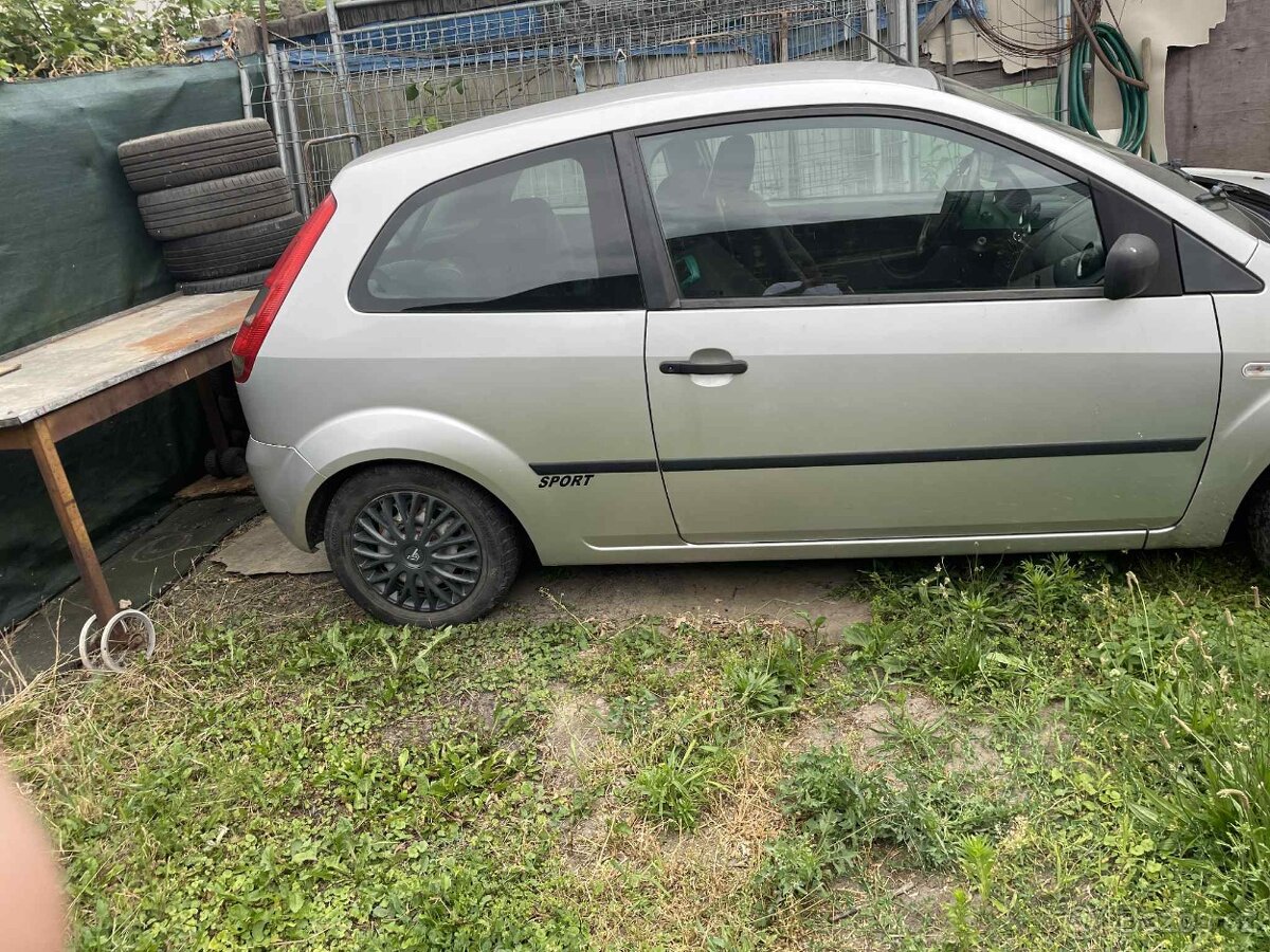 Ford fiesta 1.3 benzin