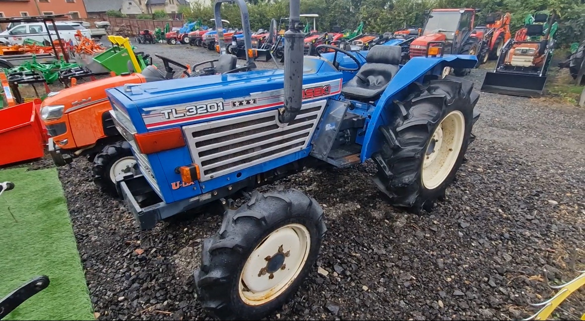 Iseki TL 3201 D 4×4 s novým čelním nakladačem