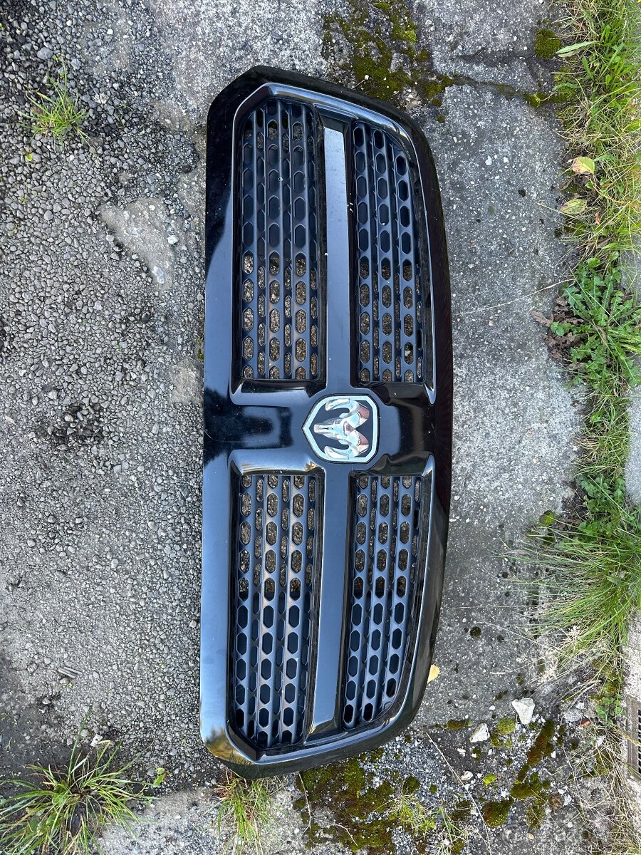 Maska Dodge Ram 4g