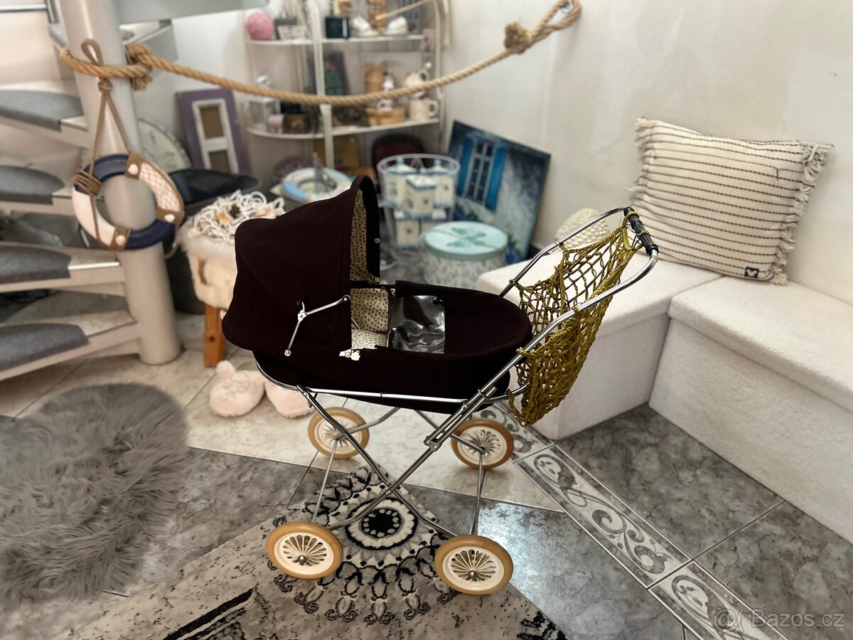 Kočárek pro panenky z roku 1983 (pro sběratele)