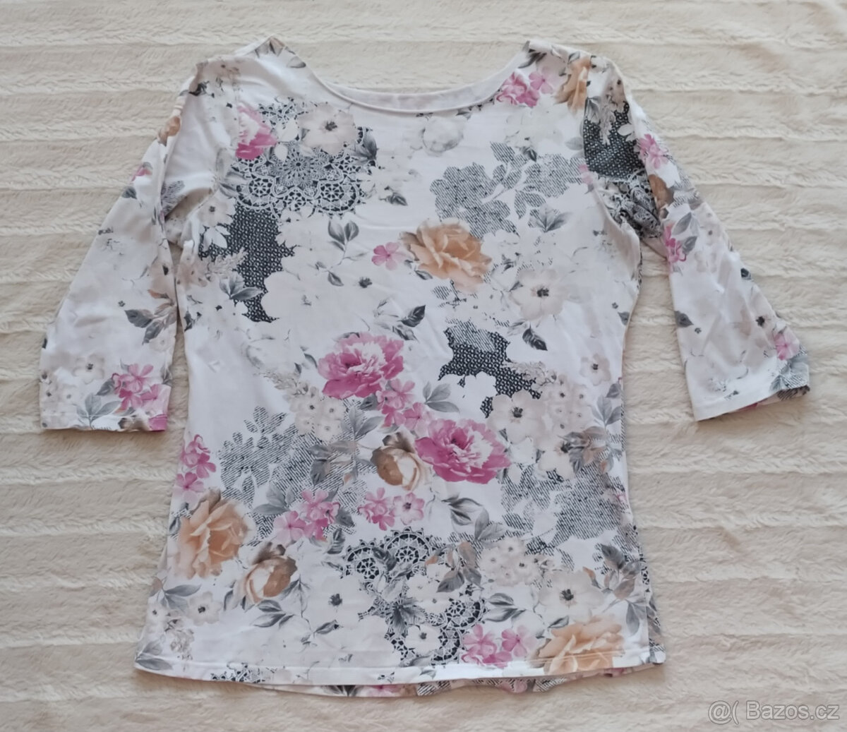 Dámské halenky vel. M - L