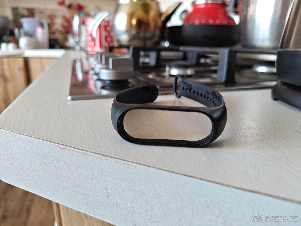 Černý gumový náramek pro Xiaomi Mi Band 5/6/7