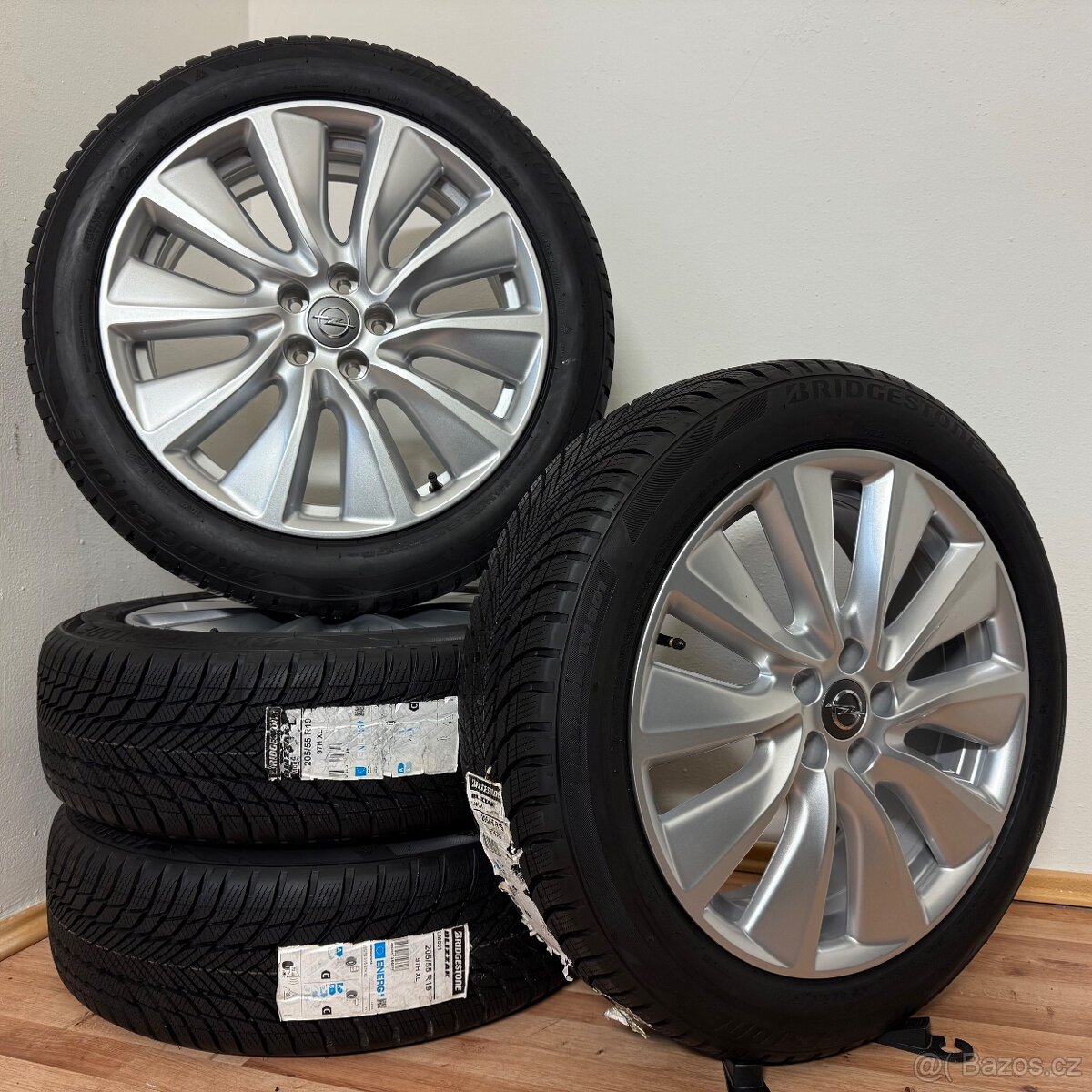 OPEL GRANDLAND 5x108 R19 ET38+ZIMNÍ 205/55R19 8mm