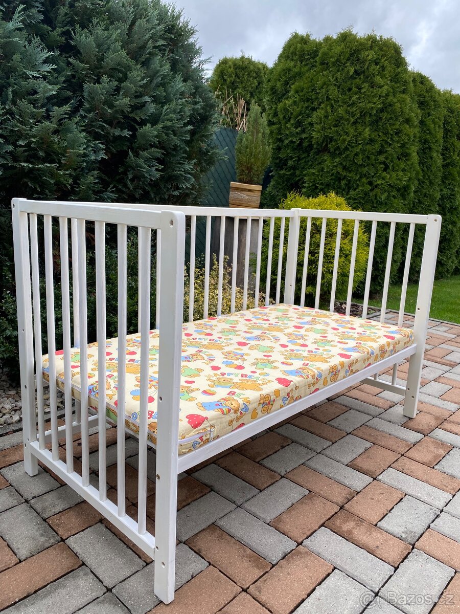 Dětská postýlka (i přístavná k posteli)+zdarma matrace