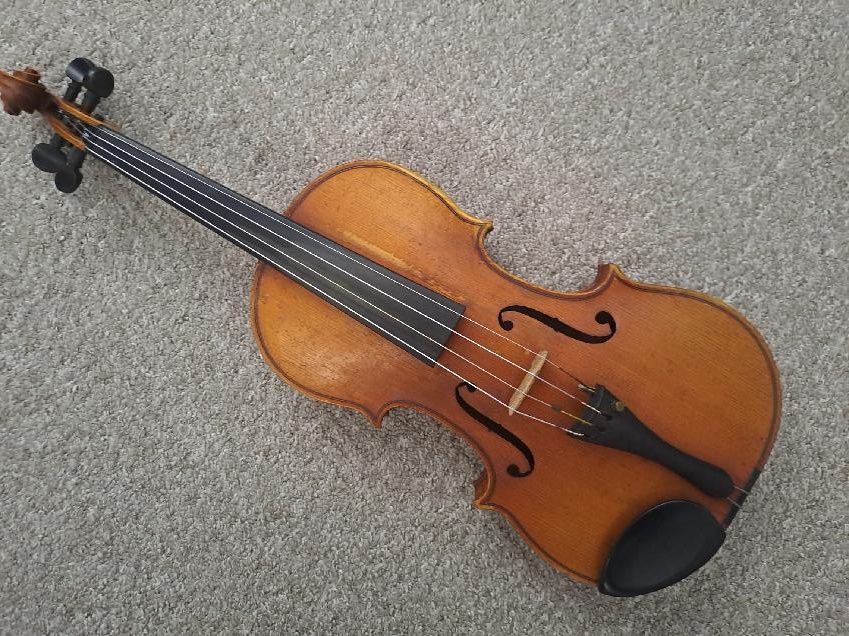 Housle celé, 70 let staré, plně funkční
