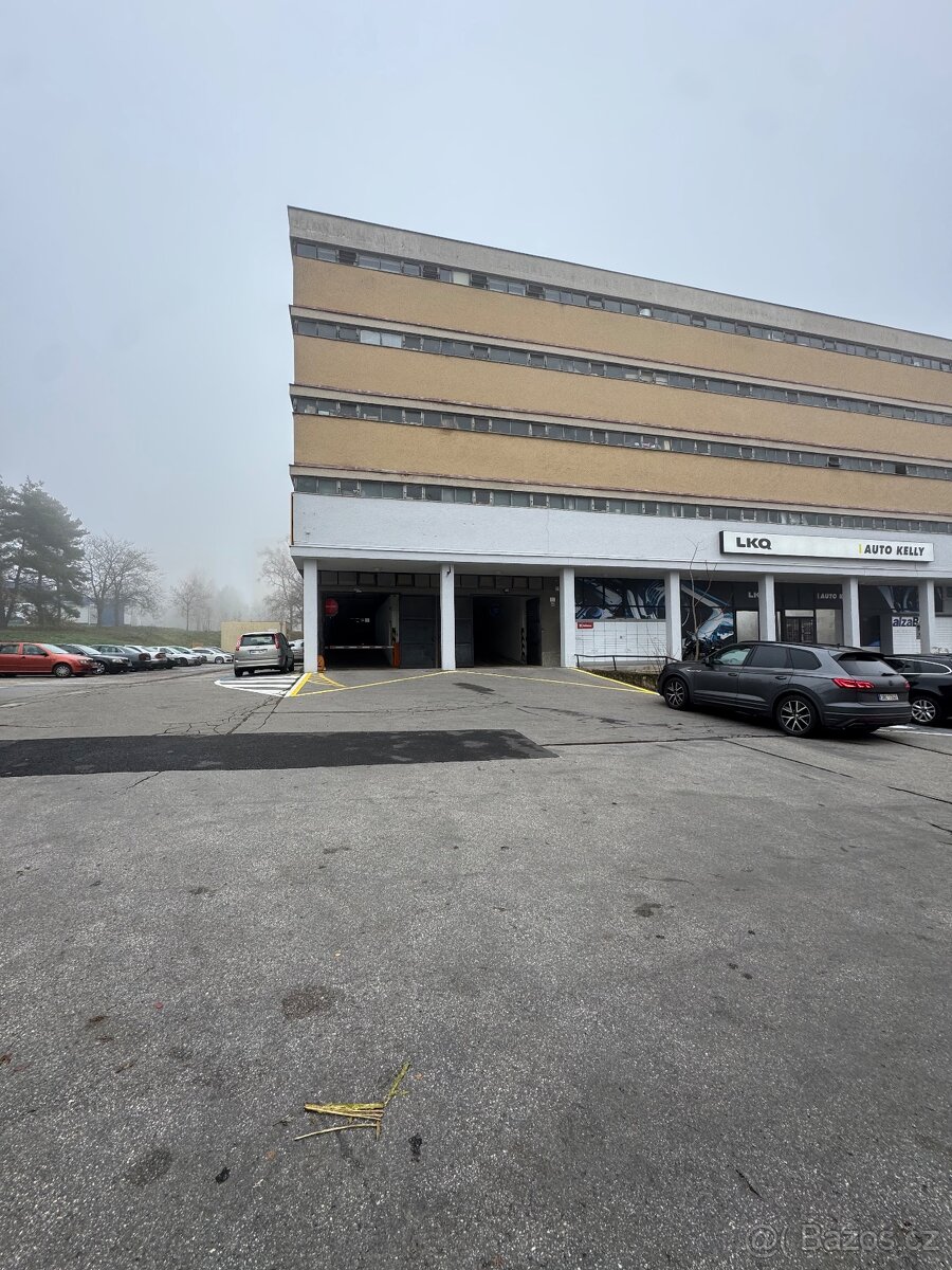 Garážové stání LESNÁ