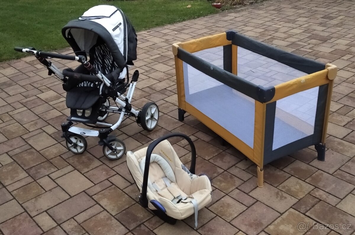 Autosedačka, postýlka.