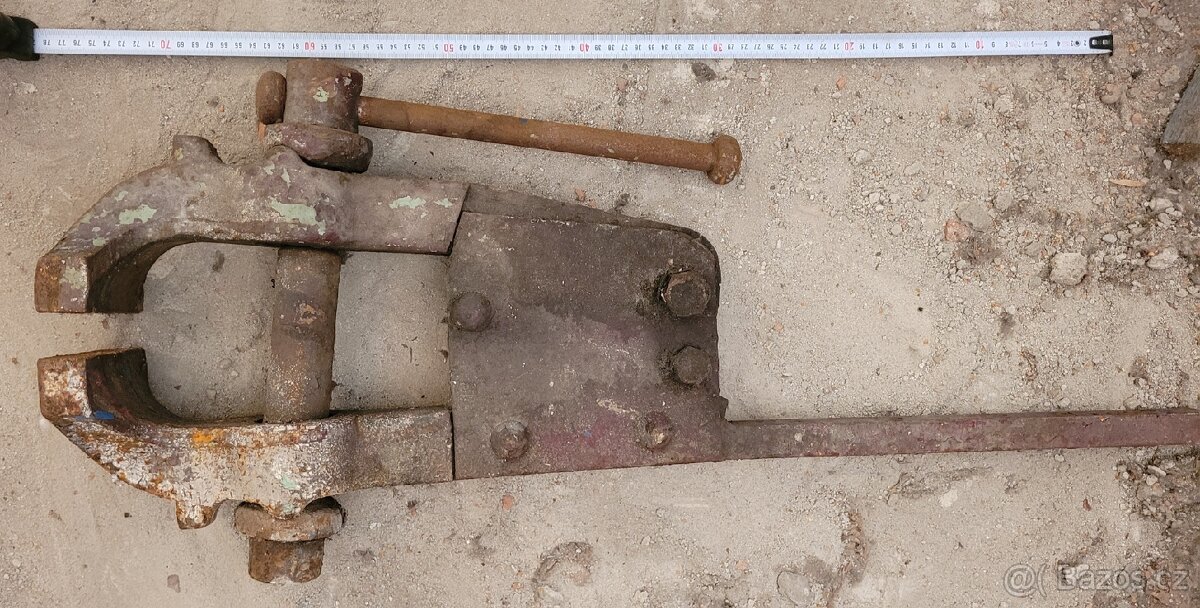 Kovářský svěrák