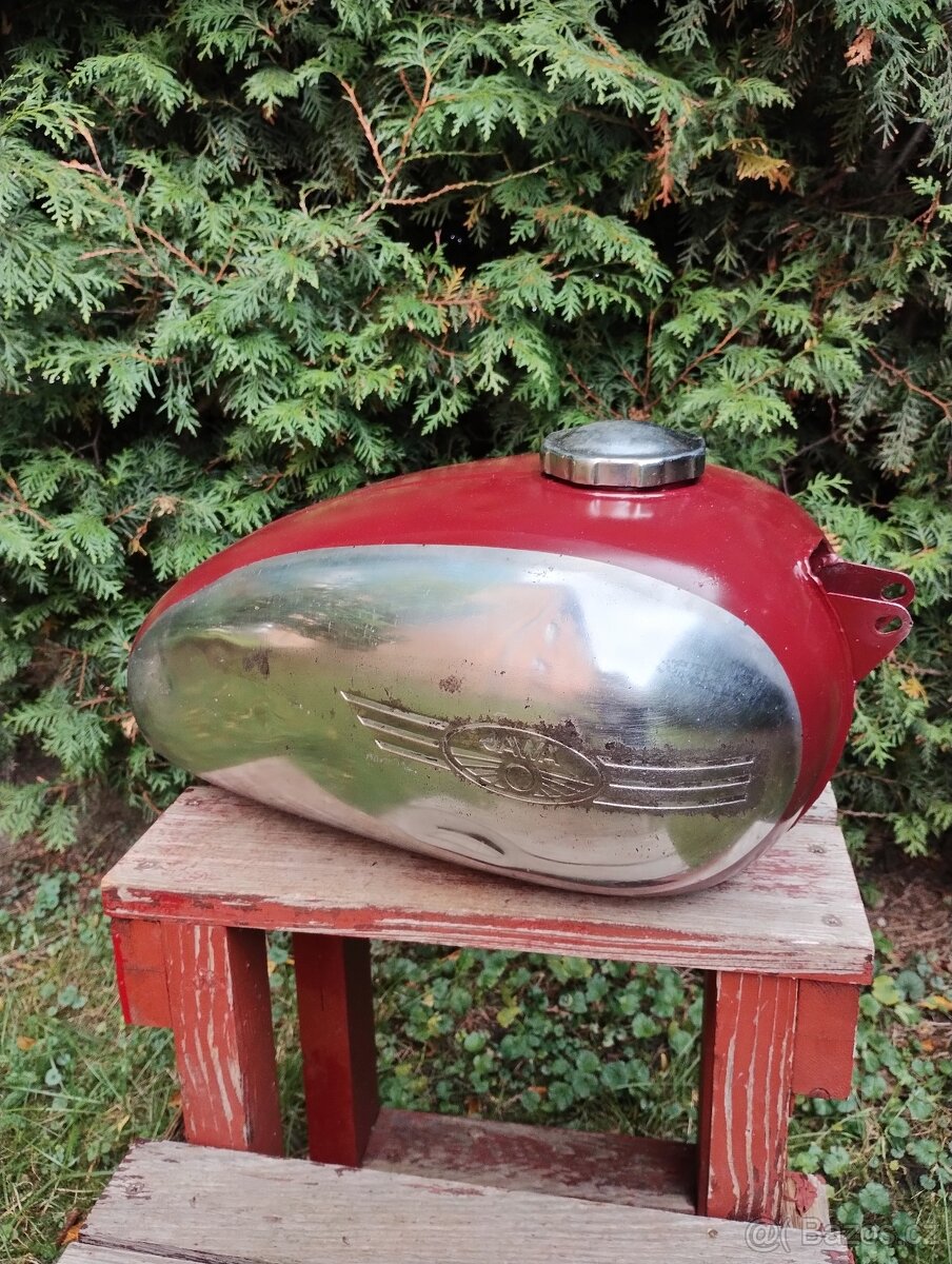 Originální nádrž jawa 250 nebo 350 v původním stavu a barvě
