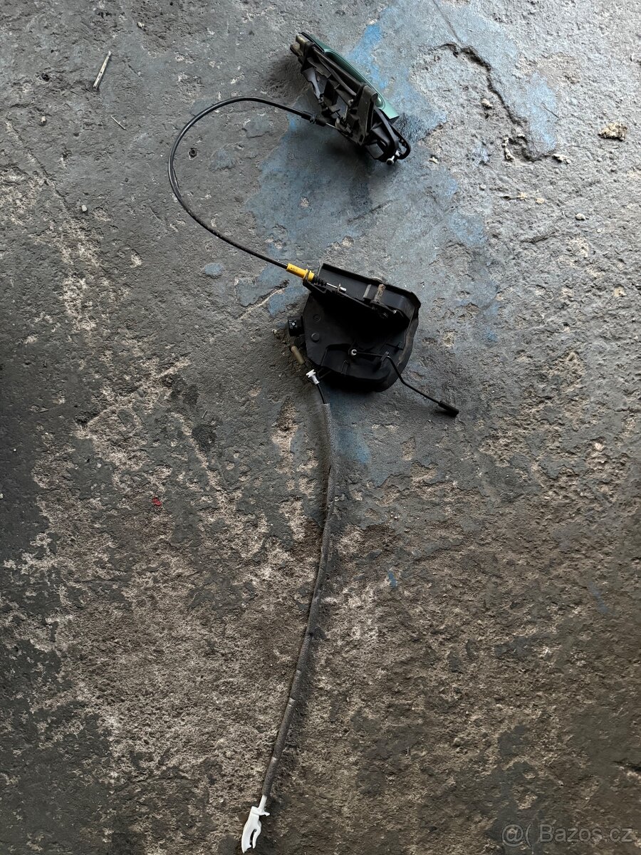 BMW e46 Coupe/cabrio-Klika + zámek