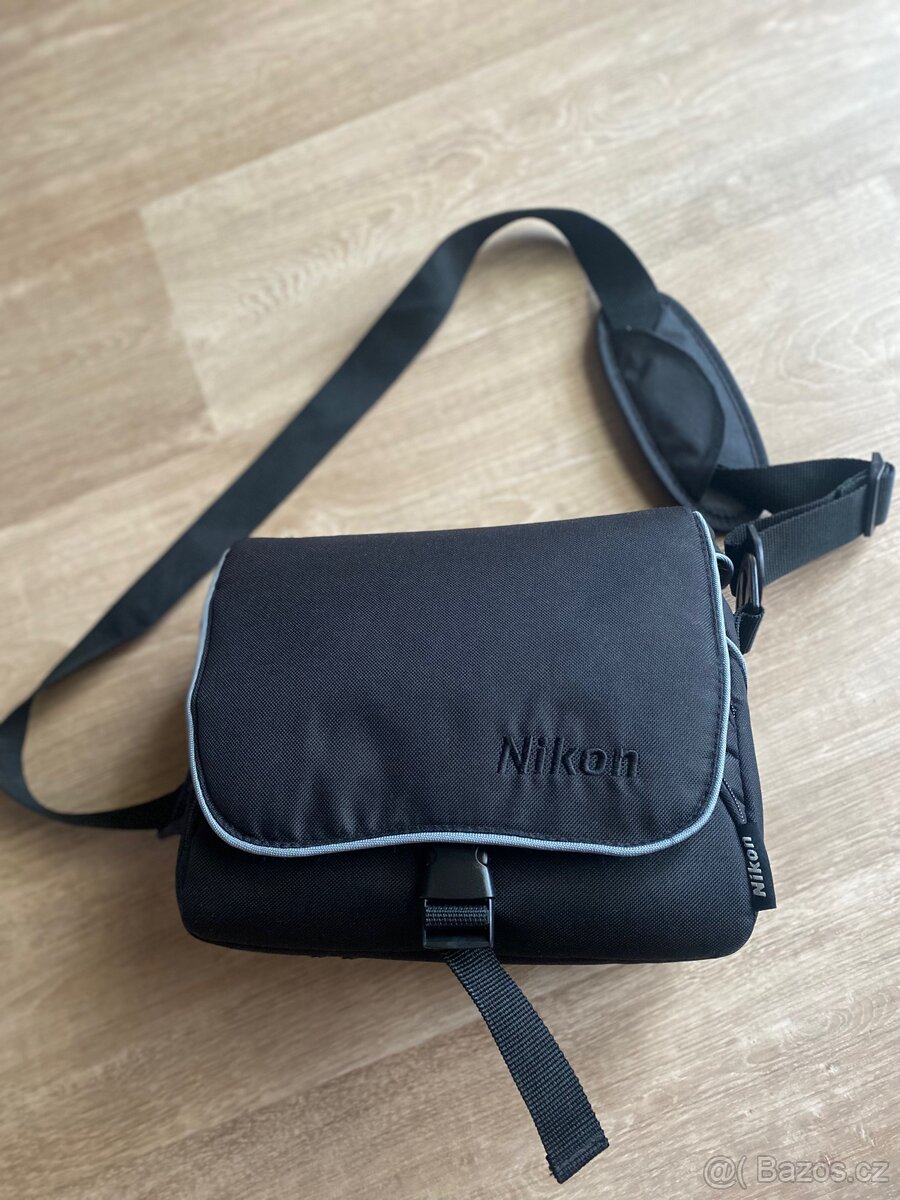 Fotobrašna na zrcadlovku NIKON