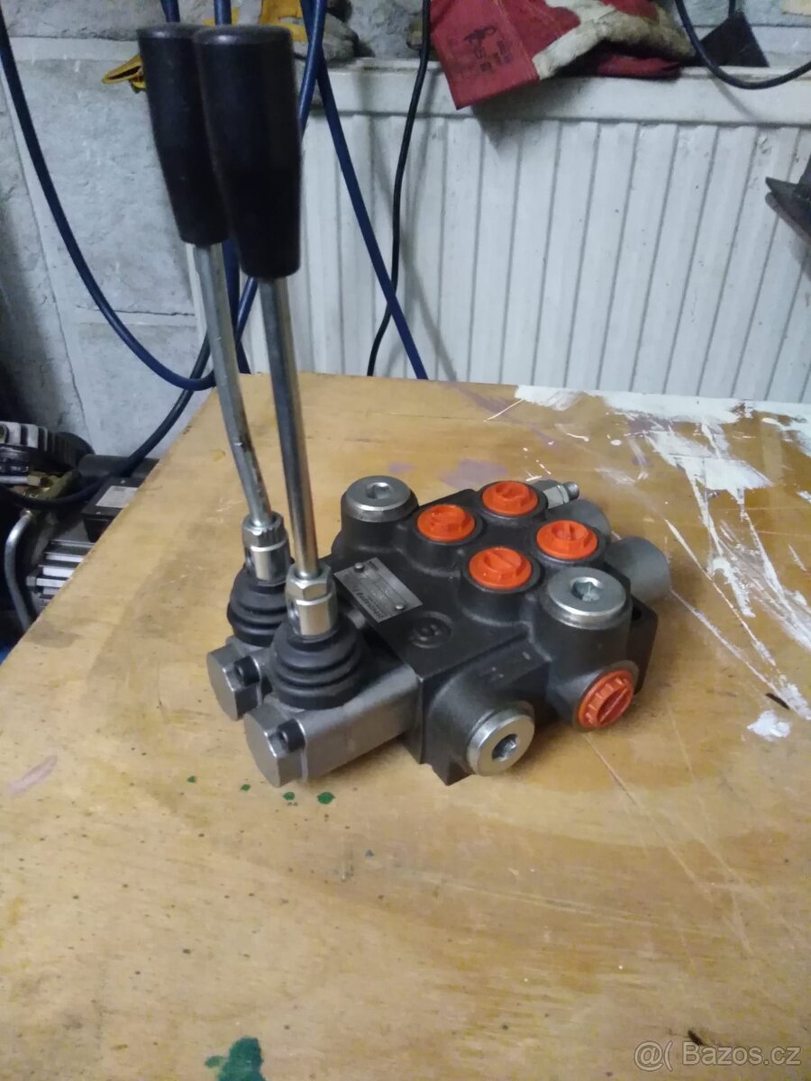 Olejové čerpadlo a rozvaděč