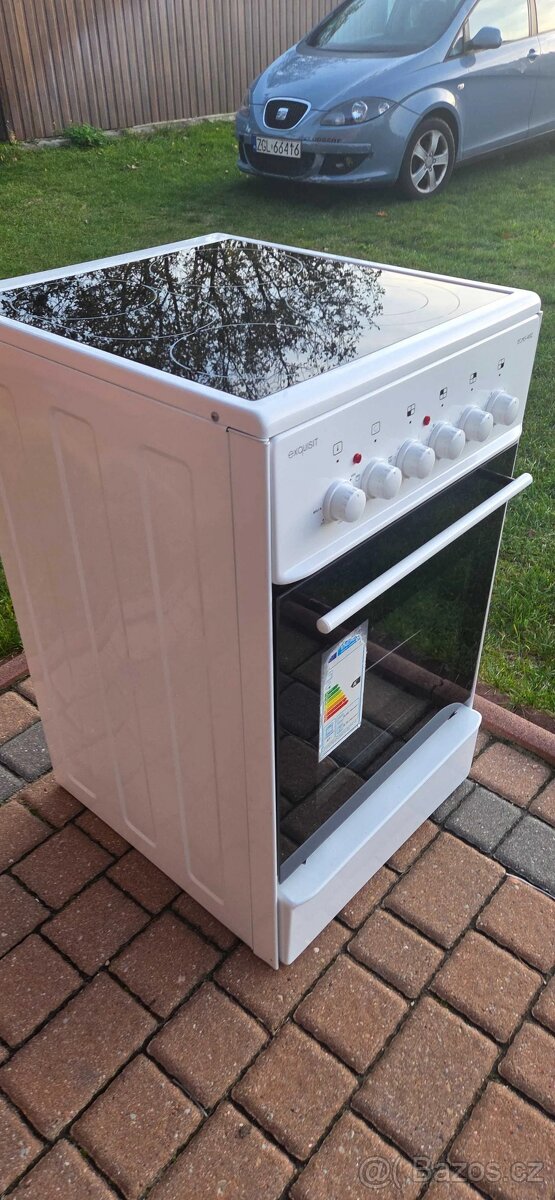 sklokeramický sporák s kabelem do zásuvky