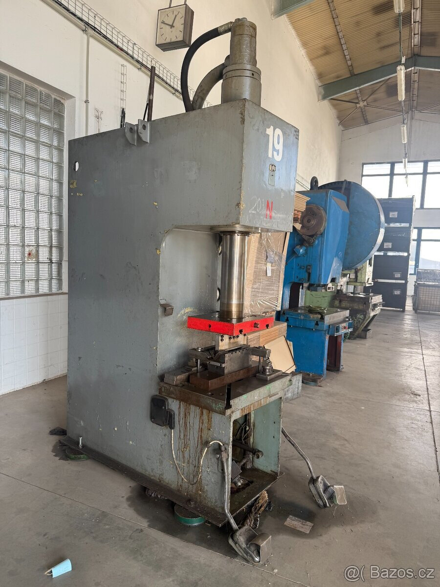 Lis hydraulický PYE 40S1