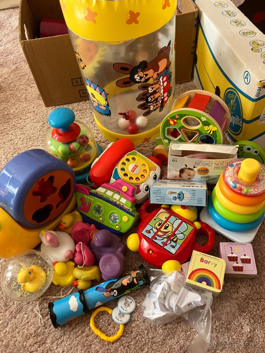 Velky set hracek pro nejmensi+prakticke veci.