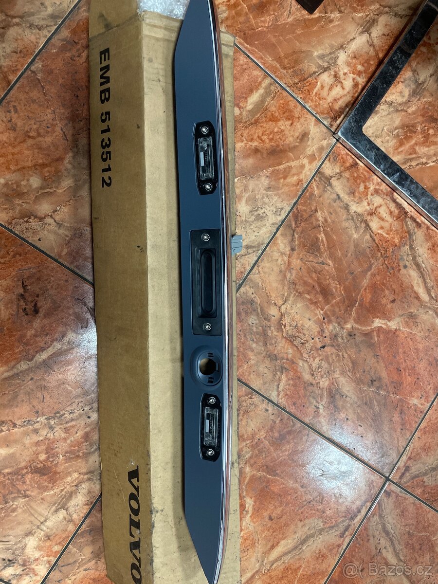 Osvetleni spz vc. mikrospinace Volvo S80